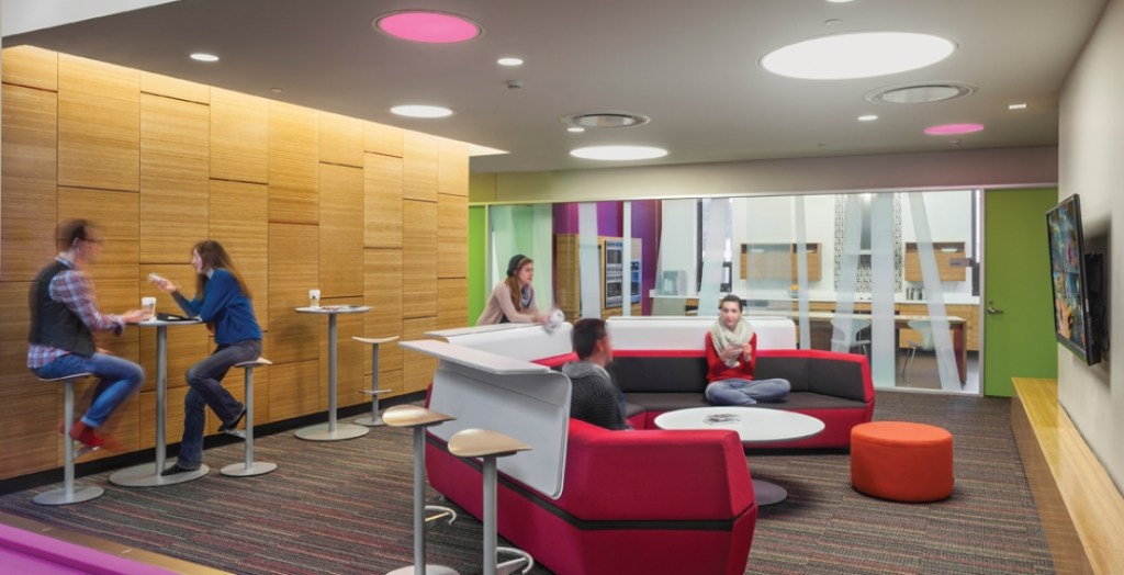 “Alternative Schools’ Lounge Areas: A Comfortable Space for Learning and Socializing”