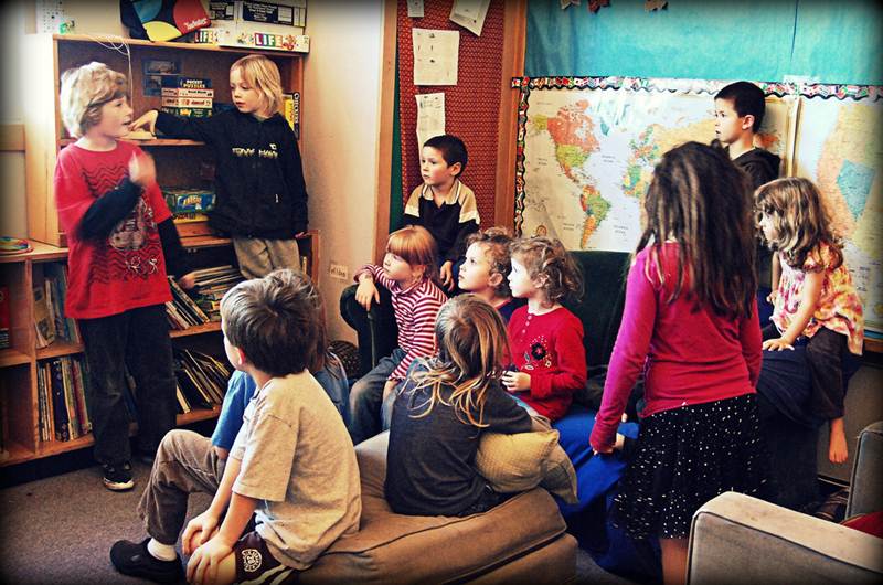 Democratic Schools: A Retrospective Look at Summerhill School and Brooklyn Free&nbsp;School