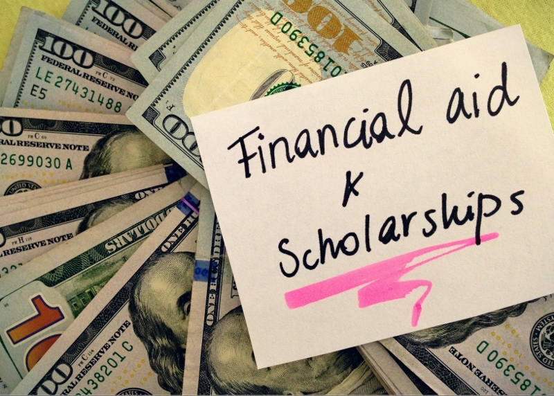 “Breaking the Barrier: How Early College Students Can Access Financial Aid and Scholarships”