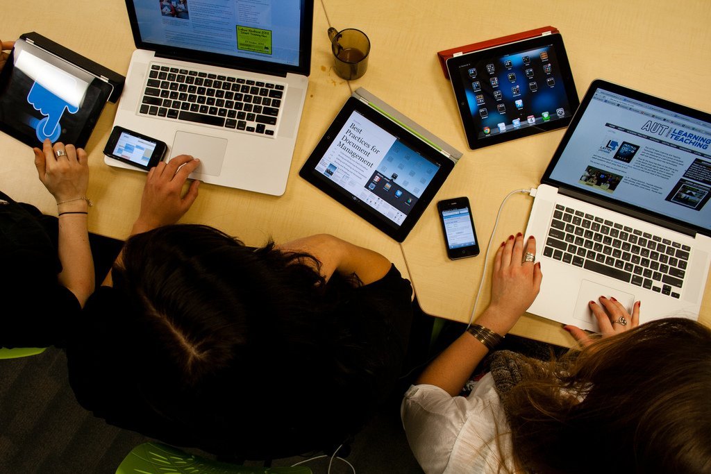 The Digital Revolution: Transforming Education Through Gamification, VR, and Personalized&nbsp;Learning