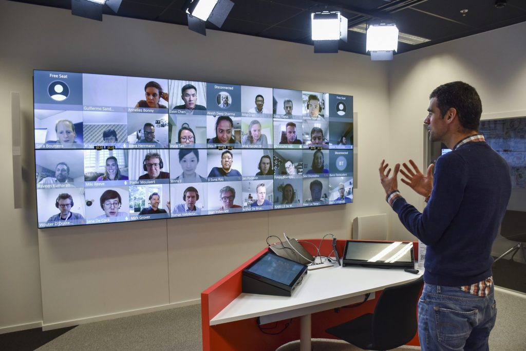 Virtual Classrooms: Embracing the Wild and Wacky World of Online Learning