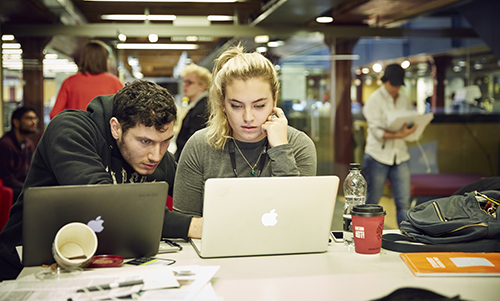 “Tech-Enhanced Peer Mentoring: Empowering Students Through Digital Connections”