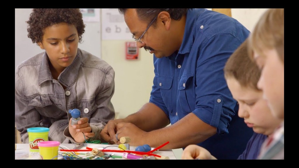 “25 Aspects of Maker Education: Unleashing Creativity, Empowering Students, and Changing the Learning Landscape”