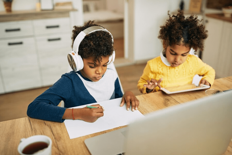 10 Ways to Integrate Technology in College-Preparatory Homeschooling
