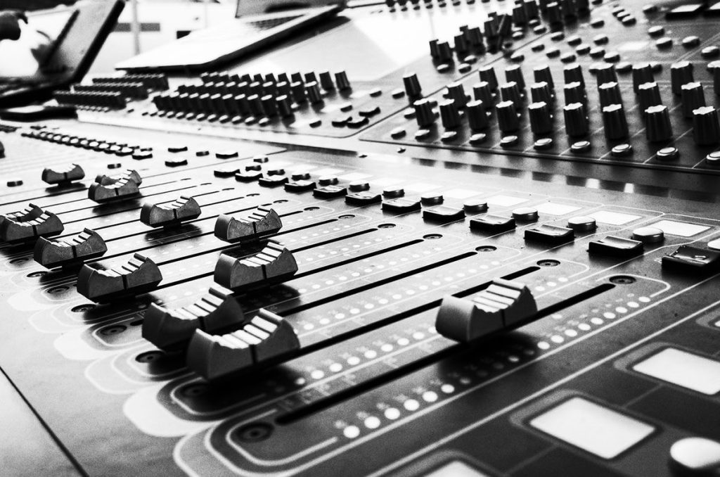 Revolutionizing Music Production: How Technology Tools are Changing the Game